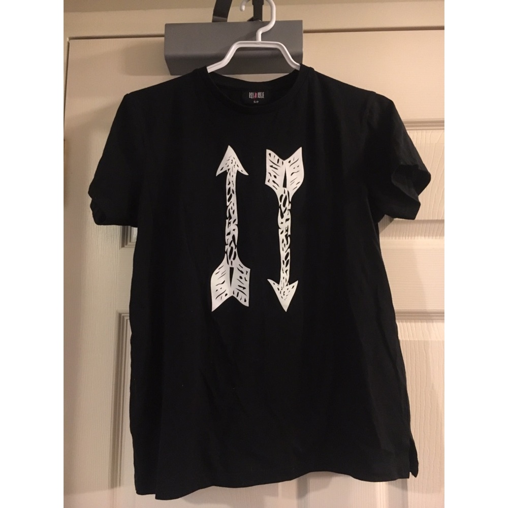 Rock N Rouge arrow tee